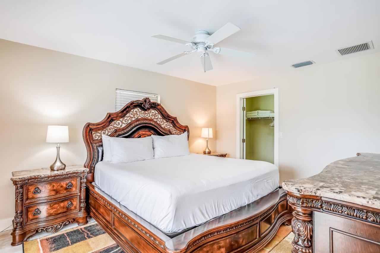 Villa Menorca Court à Marco Island Extérieur photo